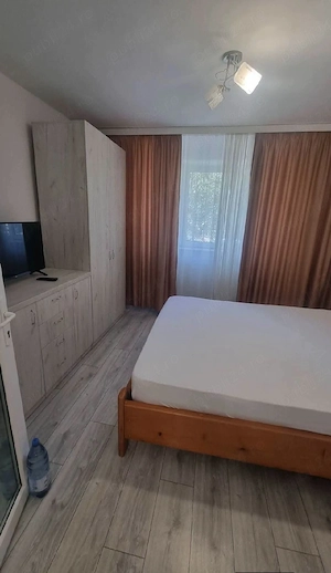 Închiriez apartament cu doua camere, decomandat, zona Campus universitar  - imagine 4