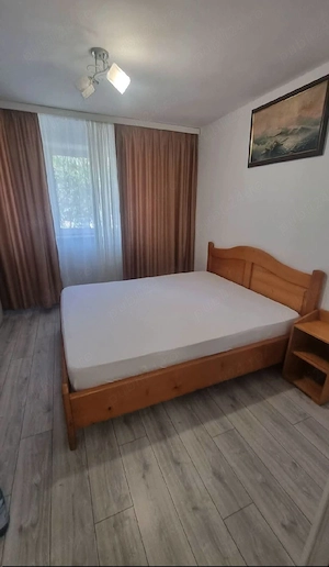 Închiriez apartament cu doua camere, decomandat, zona Campus universitar 
