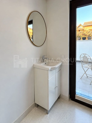 Cameră individuală cu terasa proprie în salon,  aer condiționat, modern - imagine 4