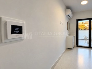 Cameră individuală cu terasa proprie în salon,  aer condiționat, modern - imagine 3