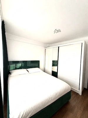 Apartament 2 camere Tractorul, decomandat, intermdiar - imagine 3