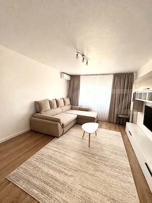 Apartament 2 camere Tractorul, decomandat, intermdiar - imagine 2