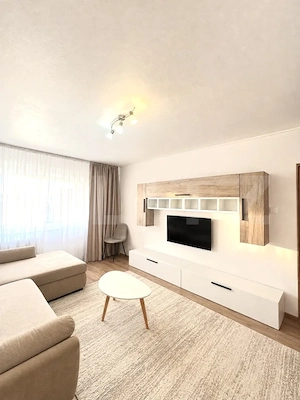 Apartament 2 camere Tractorul, decomandat, intermdiar