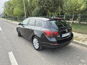 Opel Astra J 1.7 cdti 2012 66500 km - imagine 4