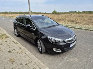 Opel Astra J 1.7 cdti 2012 66500 km - imagine 2