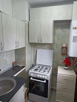 vand apartament 2cam. - imagine 3