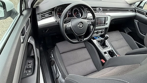 Volkswagen Passat Variant 2.0 TDI SCR BMT 4MOTION Highline 2017 | 150 CP | Diesel | Manuală | Combi  - imagine 17