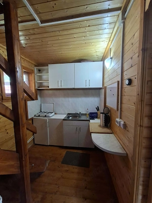 Casă de vacanță din lemn, 50 mp   Tulgheș, la strada principală ( drum asfaltat), lângă pârâul Putna - imagine 5