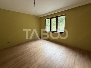 Casa cu potential de investitie 7 camere foisor 4 bazine de pesti  - imagine 7