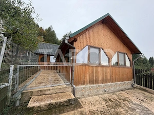 Casa cu potential de investitie 7 camere foisor 4 bazine de pesti  - imagine 19