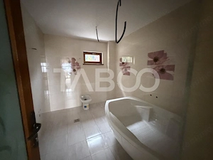 Casa cu potential de investitie 7 camere foisor 4 bazine de pesti  - imagine 9