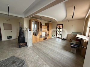 Casa cu potential de investitie 7 camere foisor 4 bazine de pesti  - imagine 4