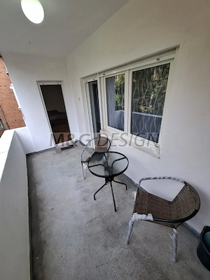 Medicina, etaj 3, CENTRALA, renovat recent - imagine 10