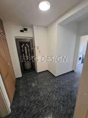 Medicina, etaj 3, CENTRALA, renovat recent - imagine 11