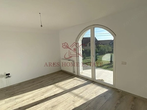 Casă 5 camere, 2 niveluri, intrări și utilități separate – Șag - imagine 10