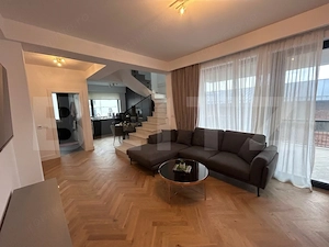 Apartament de lux cu 3 camere, zona centrala
