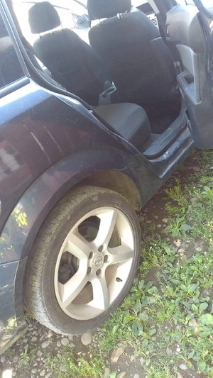 vand Opel Astra H - imagine 5