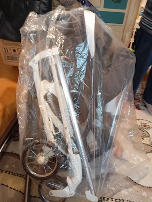 Cărucior de vânzare, 3 în 1. Ofertă!