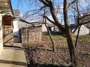 Inchiriez casa in Doljesti - imagine 2