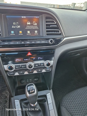 Vand autoturism Hyundai Elantra - imagine 3