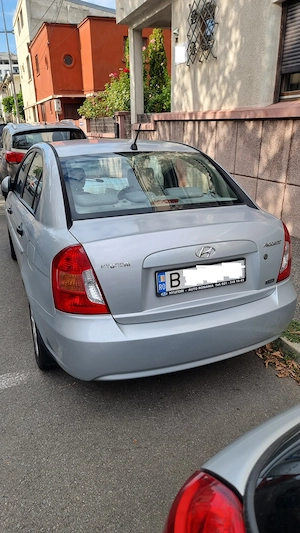 Vând Hyundai Accent 1.5 CRDi, an fabricație 2007, cu 133.036 km. AC - imagine 2