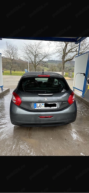 Peugeot 208, an fabricație 2014, motor 1.2 benzină, 82 CP - imagine 2