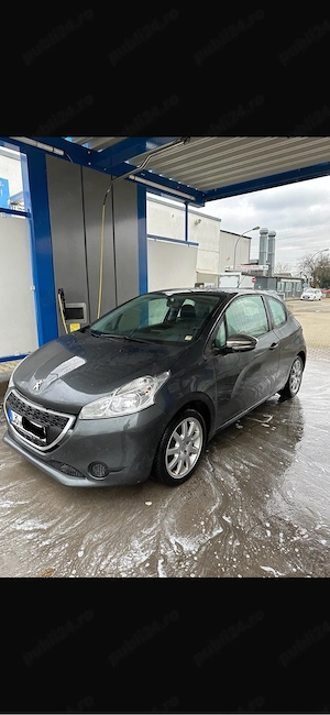 Peugeot 208, an fabricație 2014, motor 1.2 benzină, 82 CP - imagine 3