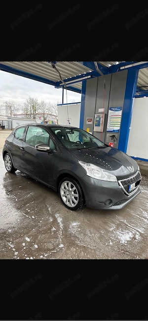 Peugeot 208, an fabricație 2014, motor 1.2 benzină, 82 CP - imagine 4