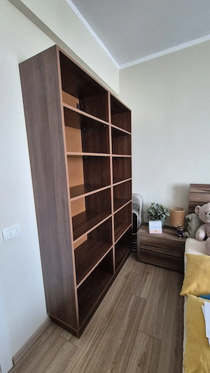 Mobilier - Bibliotecă spațioasă