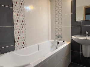 Proprietar închiriez garsonieră, parcare inclusă - imagine 3