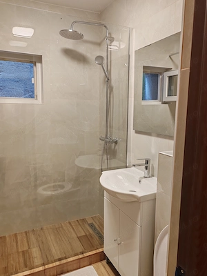 Apartament 2 camere, renovat, mobilat complet, vedere la Dâmbovița   3 minute de metrou - imagine 5