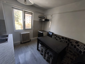 Vând apartament cu 3 camere în Govândari, Reșița   69 mp, vedere spre Bârzava, zonă liniștită  - imagine 5