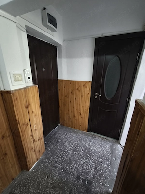 Vând apartament cu 3 camere în Govândari, Reșița   69 mp, vedere spre Bârzava, zonă liniștită  - imagine 2