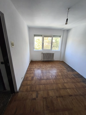 Vând apartament cu 3 camere în Govândari, Reșița   69 mp, vedere spre Bârzava, zonă liniștită  - imagine 10