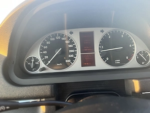 Vând Mercedes B class 2.0. Automat  - imagine 5