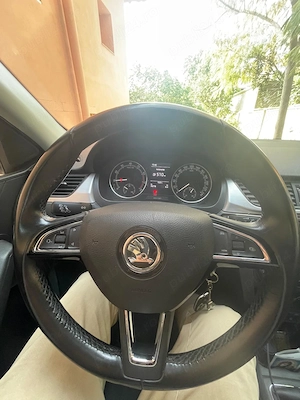 Skoda Rapid 2019, 1.0 benzină 95 CP, 76.000 km, neagră, CarPlay, scaune încălzite, set roți iarnă - imagine 2