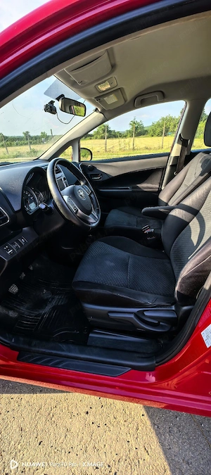 Toyota verso s  - imagine 5