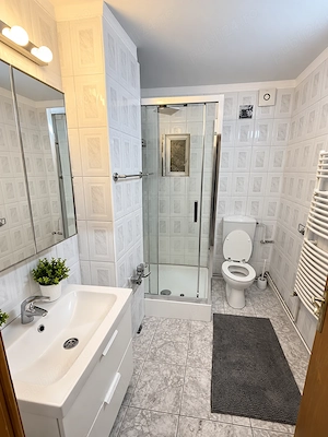 PROPRIETAR   Apartament 4 camere , 90 mp , 2 băi , complet mobilat și utilat , Cartier 9 Mai - imagine 7