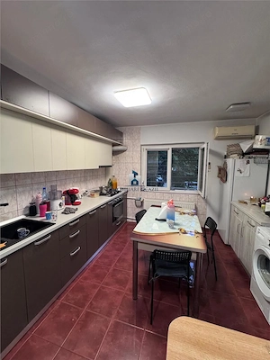 Apartament 3 camere Decomandat hol H Metrou  Brancoveanu