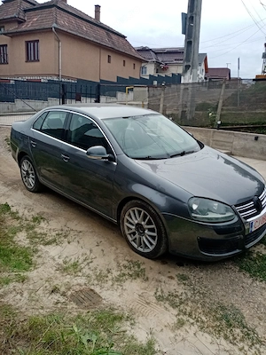 Vand vw jetta an 2005 motor 1.9 tdi 105 cp 
