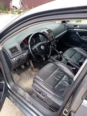 Vand vw jetta an 2005 motor 1.9 tdi 105 cp  - imagine 2