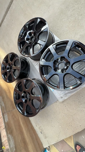 Vând Jante Aliaj Audi 5x112 Negru Perlat / Perlă Albastră