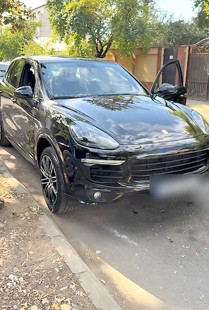 Porsche Cayenne Platinum Edition - Panoramic