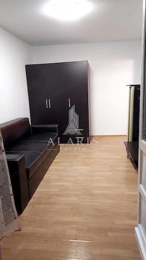 Garsoniera, etaj intermediar, zona Calea Buziasului
