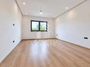 Vila generoasa,ideala pentru clinica ,zona Via Carmina - imagine 4