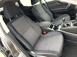 Nissan Qashqai 1.6 dCi 130 CP  Navigație Cameră| Panoramic - Garanție - Rate - imagine 9