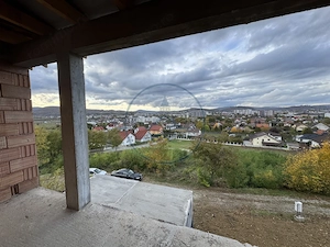 🏡 Casă la roșu, D+P+E, 223 mpu, teren 10 ari - imagine 12