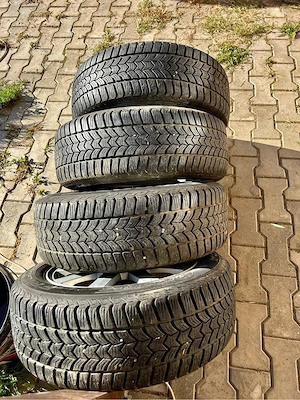 Vand 4 roti gata de montat 195 55 15 5x100 jante originale VW cauciucuri de iarna - imagine 4