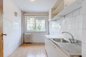 Apartament 3 camere - Titan Metrou (100 m), luminos, bloc reabilitat   0% - imagine 3