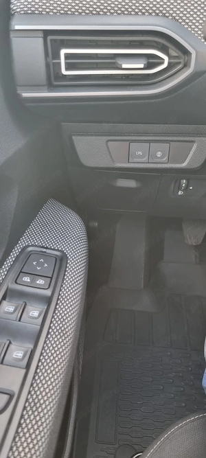 Dacia Logan Expression GPL Editie Limitata Eco-G 100 - imagine 5